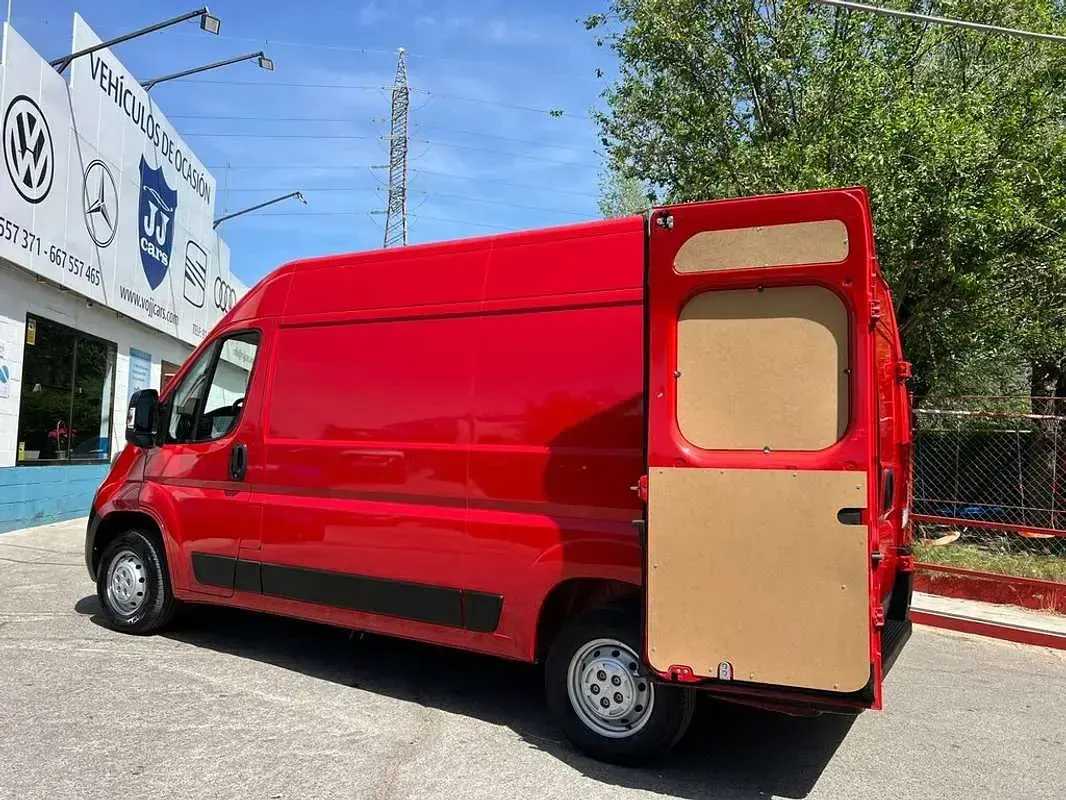 Usado Opel Movano 139 CV (102 kW) 2023 Rojo Van