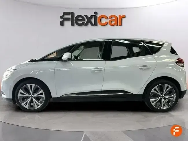 Usado Renault Scénic Zen 130 CV (95 kW) 2018 Blanco