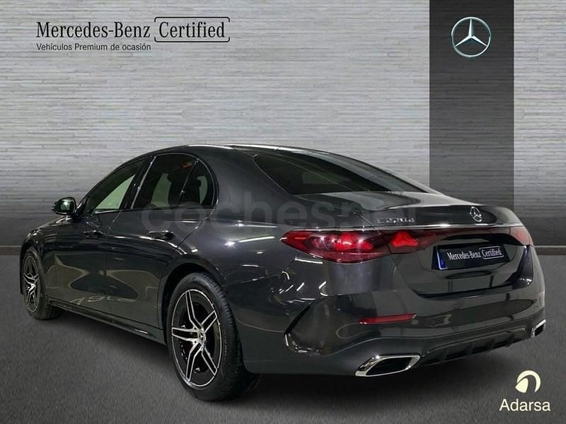 Usado Mercedes E220 197 CV (144 kW) 2025 Gris / plata Berlina