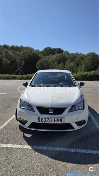 Usado Seat Ibiza Reference 90 CV (66 kW) 2014 Blanco Berlina
