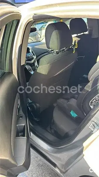 Usado Chevrolet Cruze LT 124 CV (91 kW) 2011 Gris / plata Berlina