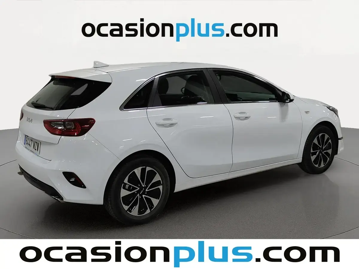 Usado Kia Ceed 101 CV (74 kW) 2025 Blanco Utilitario