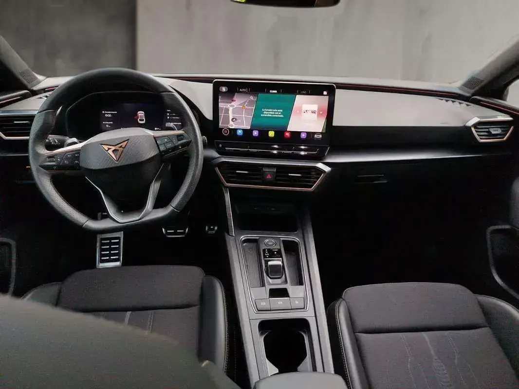 Usado Cupra Leon 204 CV (150 kW) 2024 Gris Utilitario
