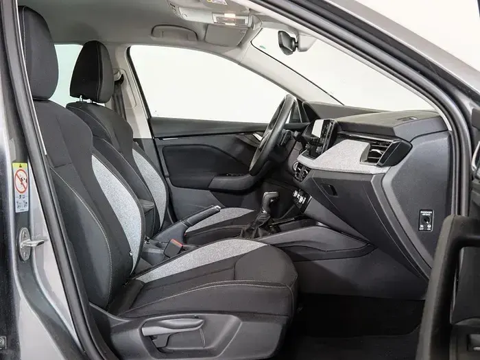 Usado Skoda Scala Selection 115 CV (84 kW) 2024 Gris Utilitario