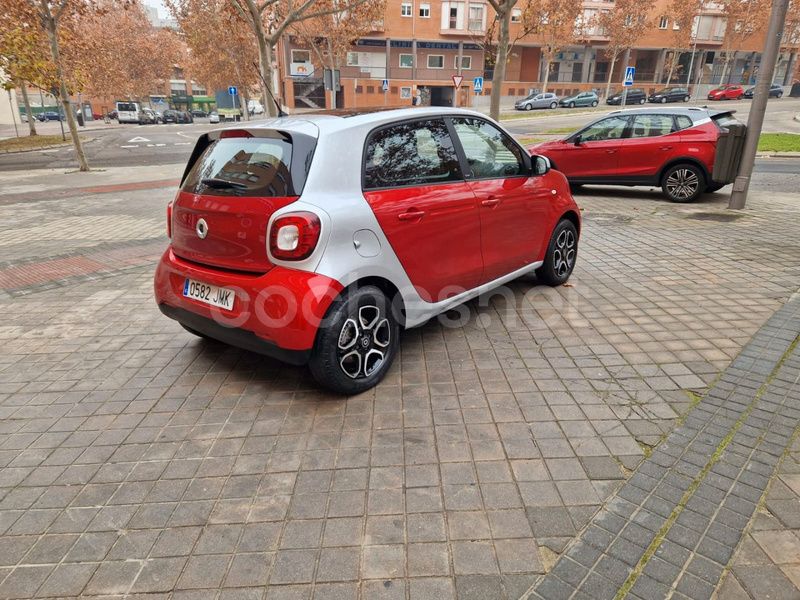 Rojo Usado 2016 Smart ForFour Passion Berlina | 6999 € (Precio justo) - Imagen 1/4