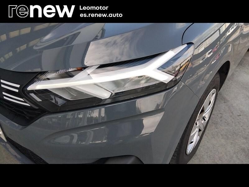 Usado Dacia Sandero Essentiel 100 CV (73 kW) 2025 Gris Berlina