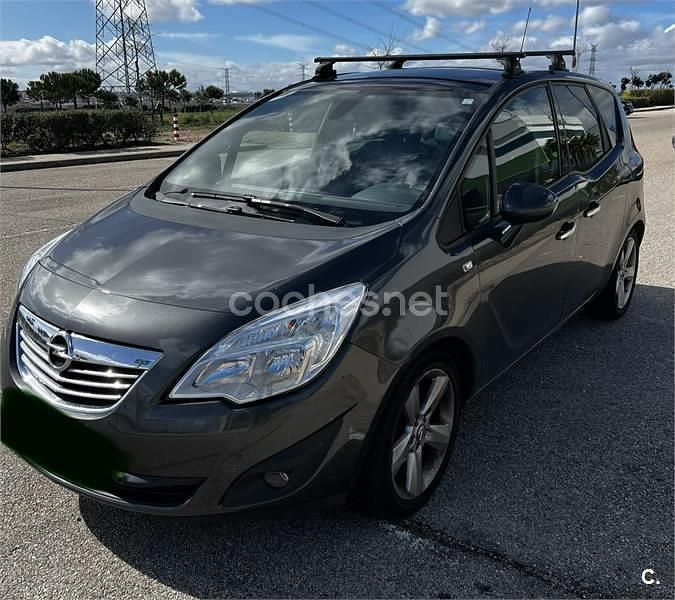 Usado Opel Meriva Cosmo 120 CV (88 kW) 2010 Gris / plata Monovolumen
