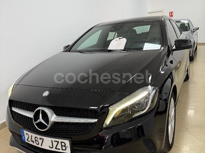 Negro Usado 2018 Mercedes A180 Berlina | 16.750 € (Caro) - Imagen 1/4