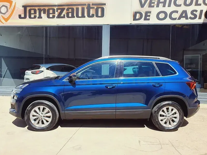 Usado Skoda Karoq Ambition 150 CV (110 kW) 2022 Azul SUV