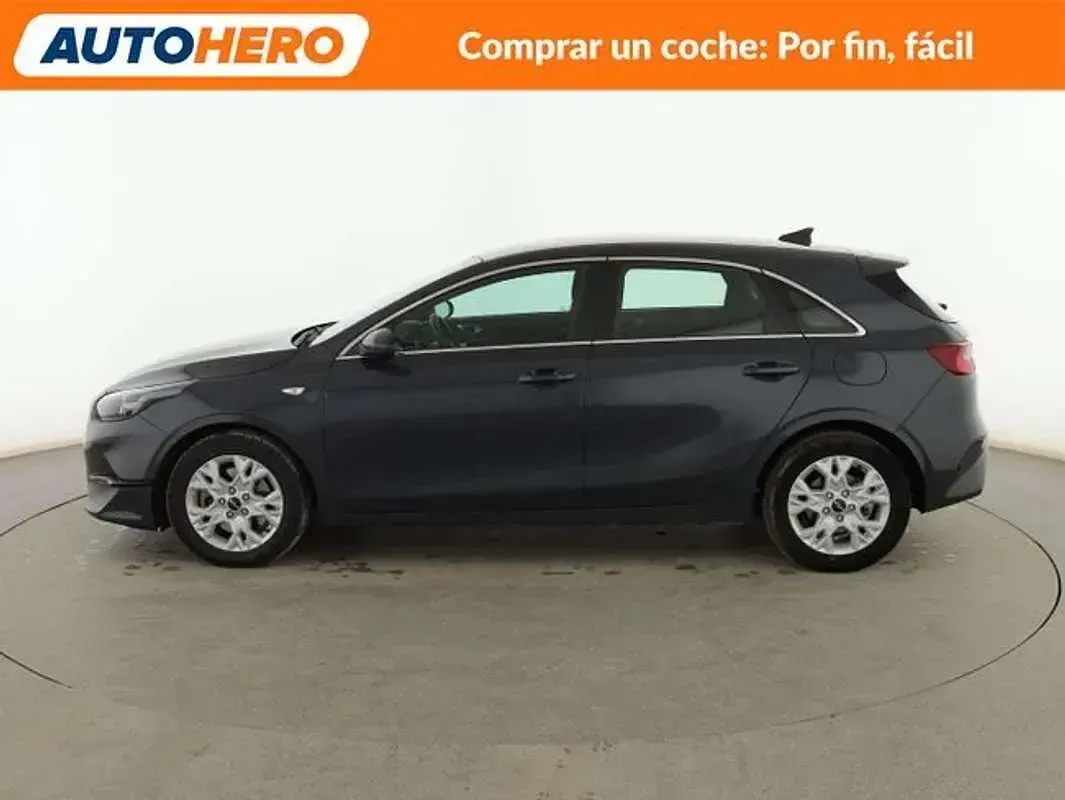 Usado Kia Ceed 120 CV (88 kW) 2023 Gris Utilitario