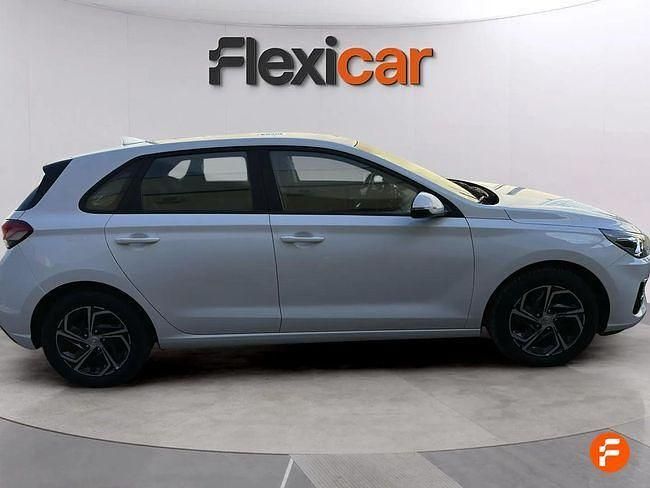 Usado Hyundai i30 116 CV (85 kW) 2021 Blanco Utilitario