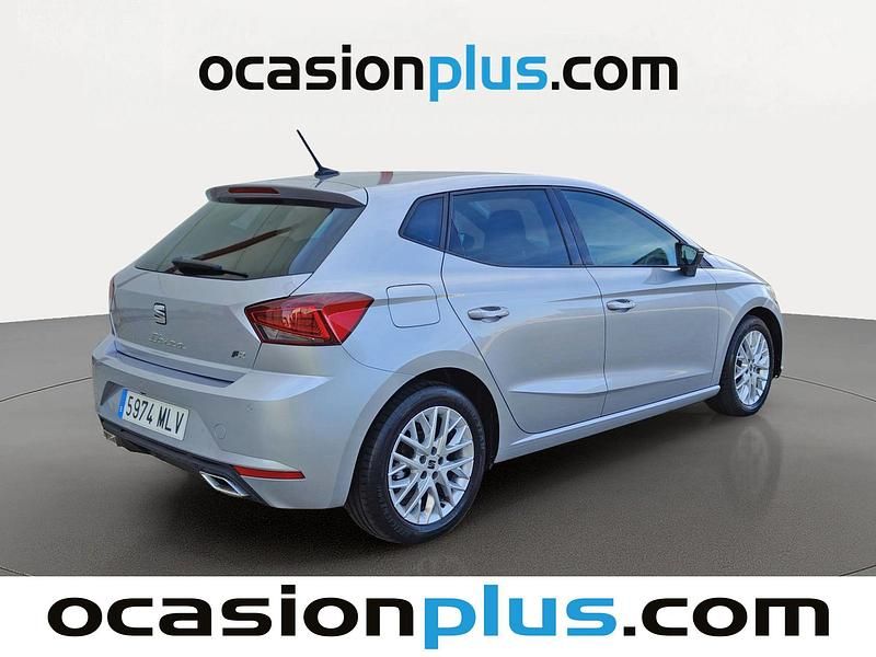 Usado Seat Ibiza FR 110 CV (80 kW) 2023 Gris plata Utilitario
