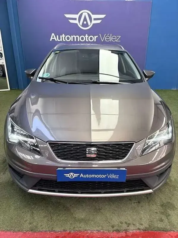 Usado Seat Leon X-Perience 184 CV (135 kW) 2015 Marrón Familiar
