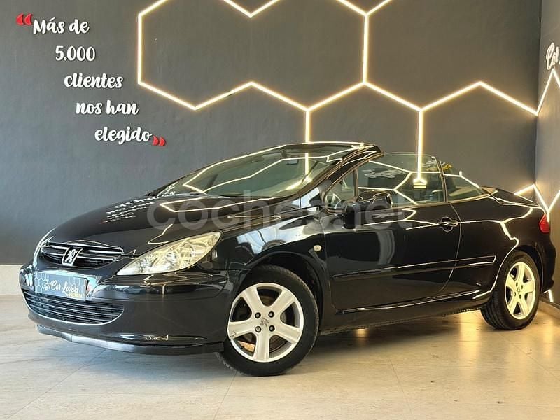 Usado Peugeot 307 CC 138 CV (101 kW) 2004 Negro Descapotable