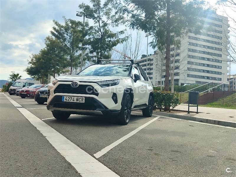 Usado Toyota RAV4 Hybrid Style 218 CV (160 kW) 2022 Blanco SUV