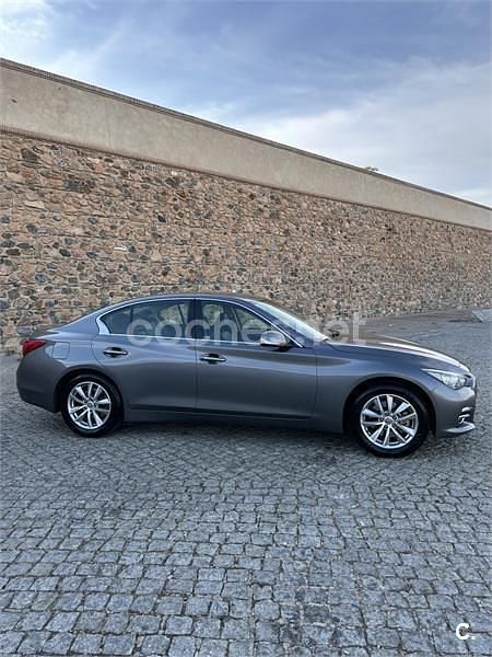 Gris / plata Usado 2014 Infiniti Q50 Premium Berlina | 12.999 € (Precio justo) - Imagen 1/1