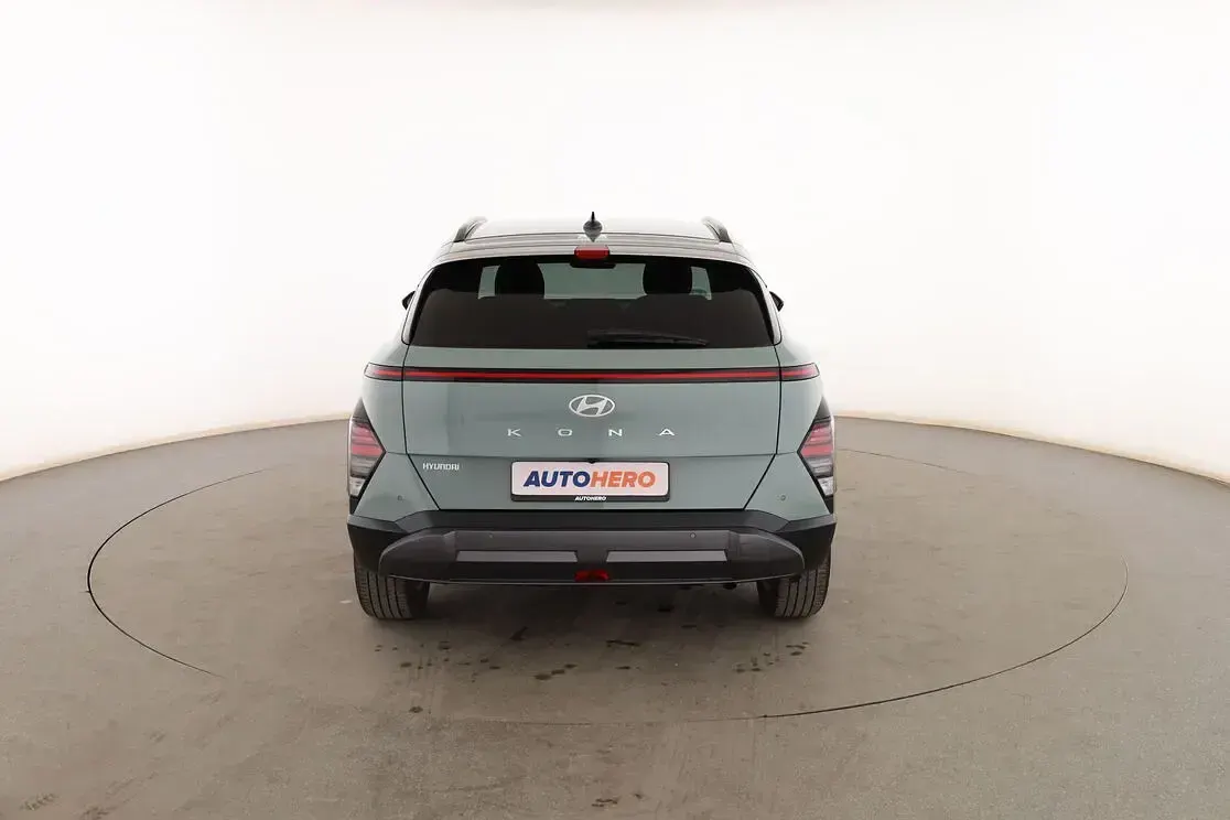 Usado Hyundai Kona 120 CV (88 kW) 2023 Verde SUV