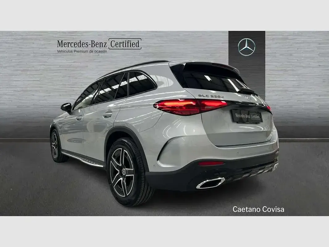 Usado Mercedes GLC250 204 CV (150 kW) 2025 Plateado SUV