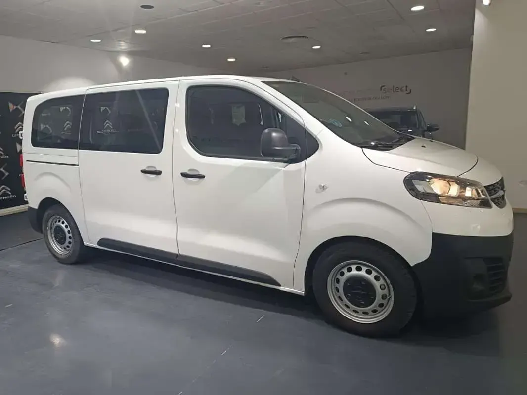 Usado Opel Vivaro-e Combi S 102 CV (75 kW) 2020 Blanco Monovolumen