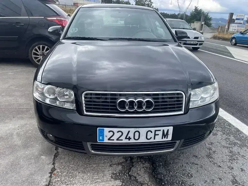 Usado Audi A4 130 CV (95 kW) 2003 Azul Berlina