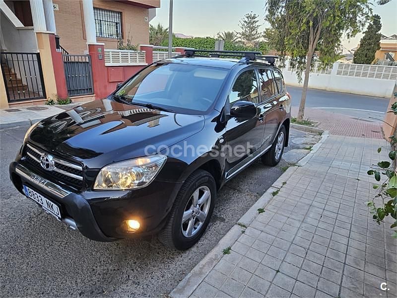 Usado Toyota RAV4 Executive 136 CV (100 kW) 2008 Negro SUV