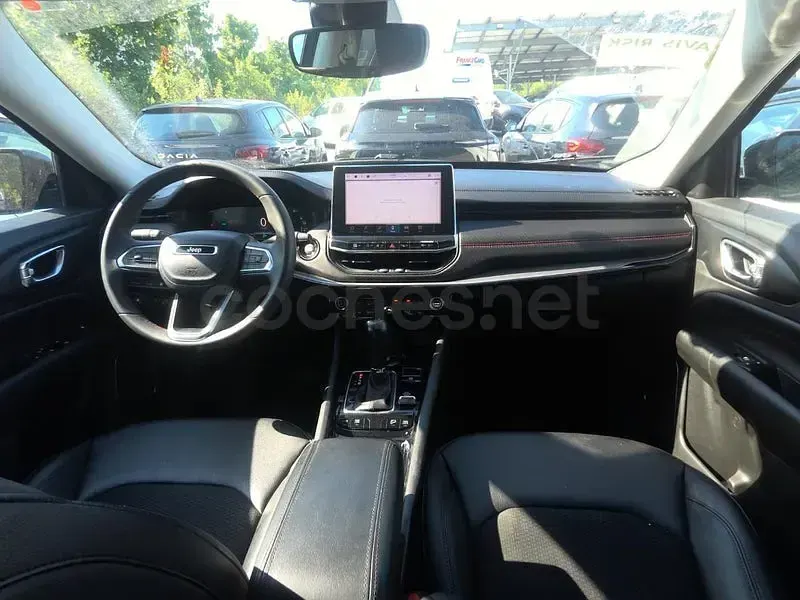Usado Jeep Compass Trailhawk 240 CV (176 kW) 2023 Gris / plata SUV