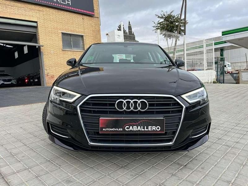Usado Audi A3 Sportback Design 116 CV (85 kW) 2019 Negro Utilitario
