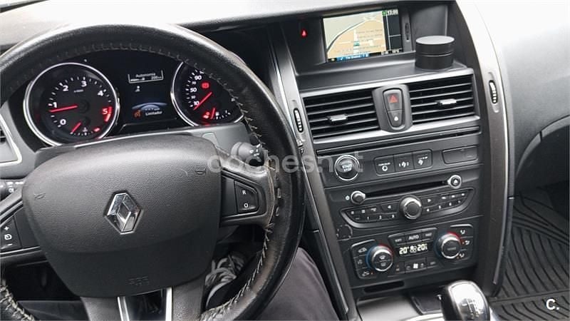 Usado Renault Latitude Privilege 150 CV (110 kW) 2012 Blanco Berlina