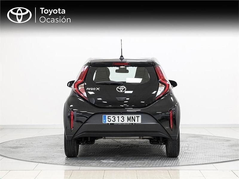 Usado Toyota Aygo Play 72 CV (52 kW) 2024 Negro