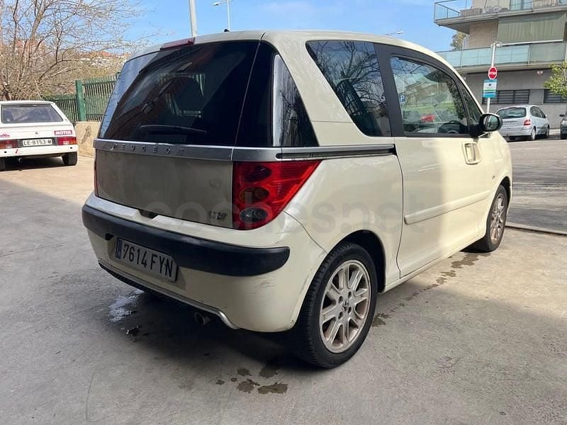 Usado Peugeot 1007 Sport 75 CV (55 kW) 2007 Beige Monovolumen