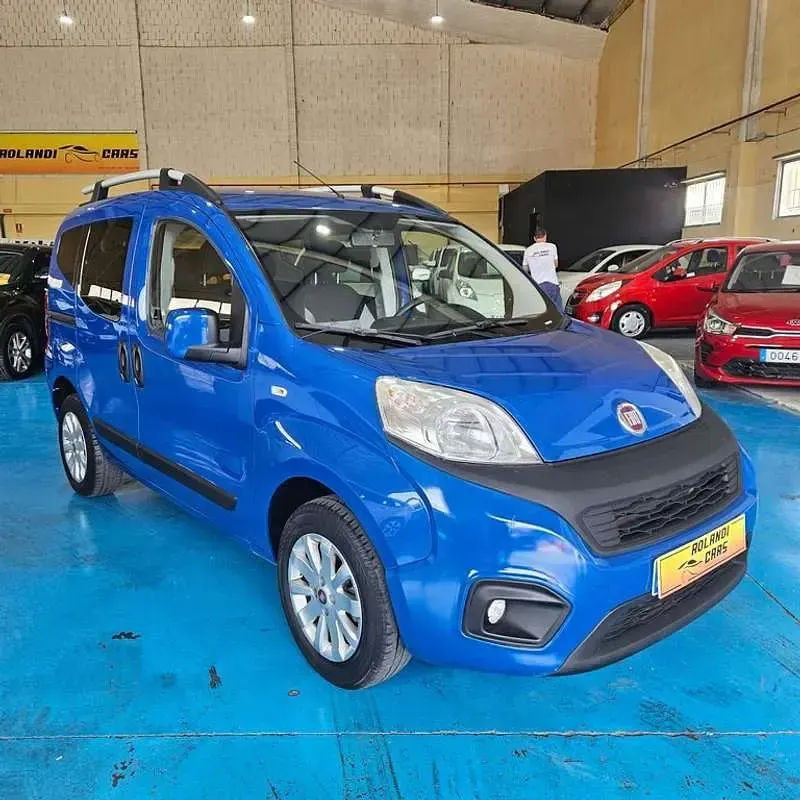 Usado Fiat Qubo Lounge 77 CV (56 kW) 2019 Azul Monovolumen