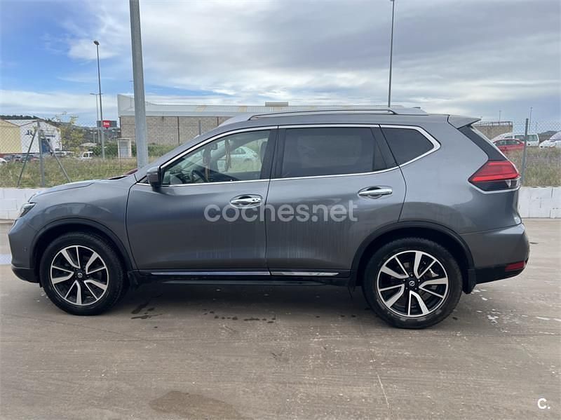 Usado Nissan X-Trail Tekna 177 CV (130 kW) 2018 Gris / plata SUV