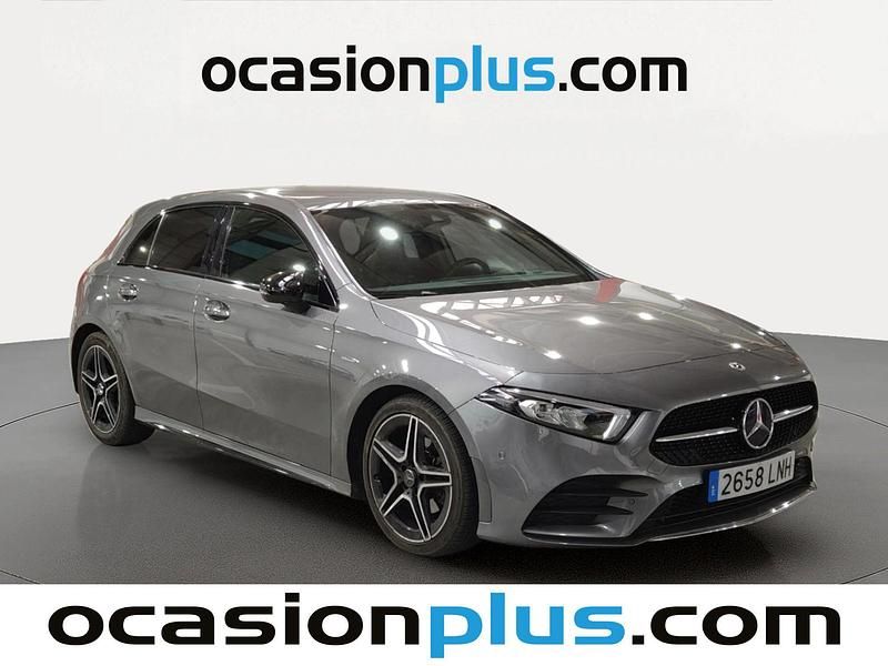 Usado Mercedes A180 AMG 116 HP (85 kW) 2021 Cinzento Citadino