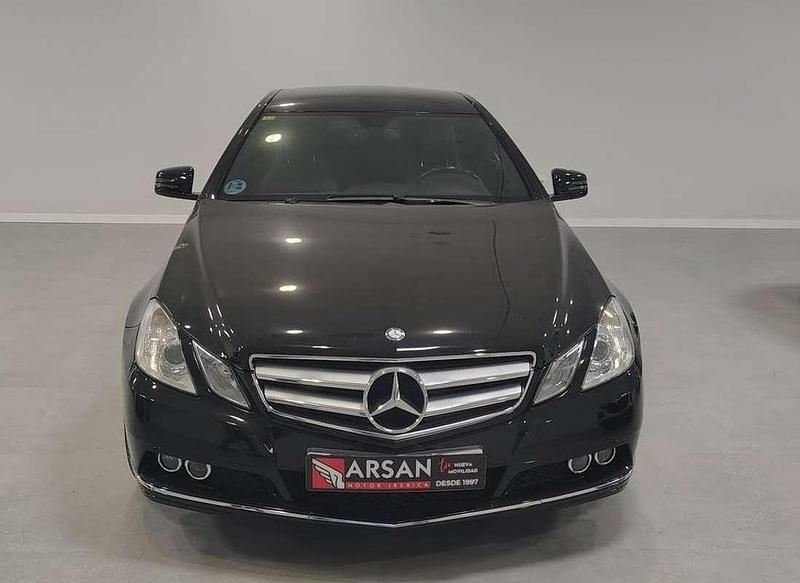 Usado Mercedes E200 184 CV (135 kW) 2011 Negro Coupe