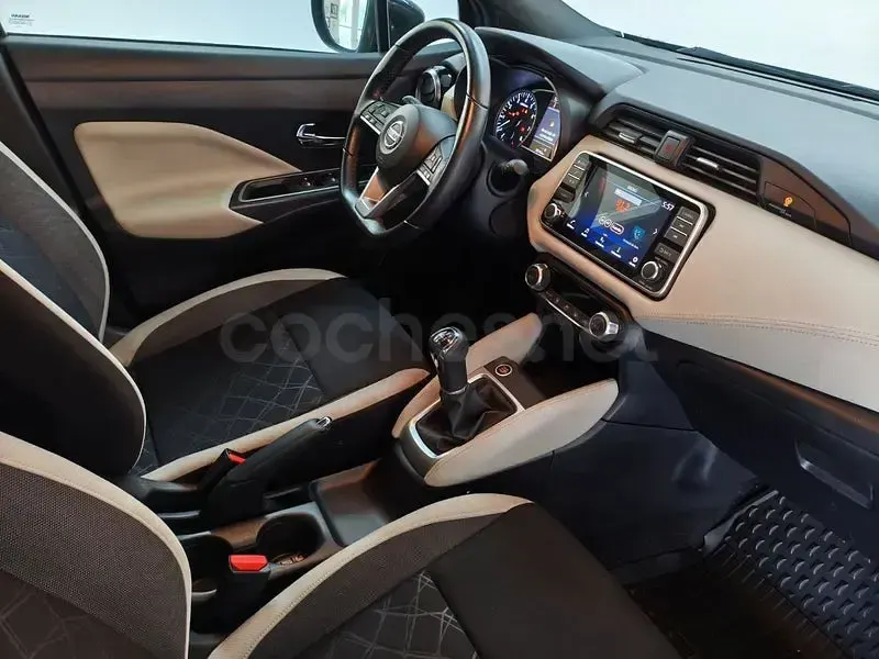 Usado Nissan Micra 92 CV (67 kW) 2022 Gris / plata Utilitario