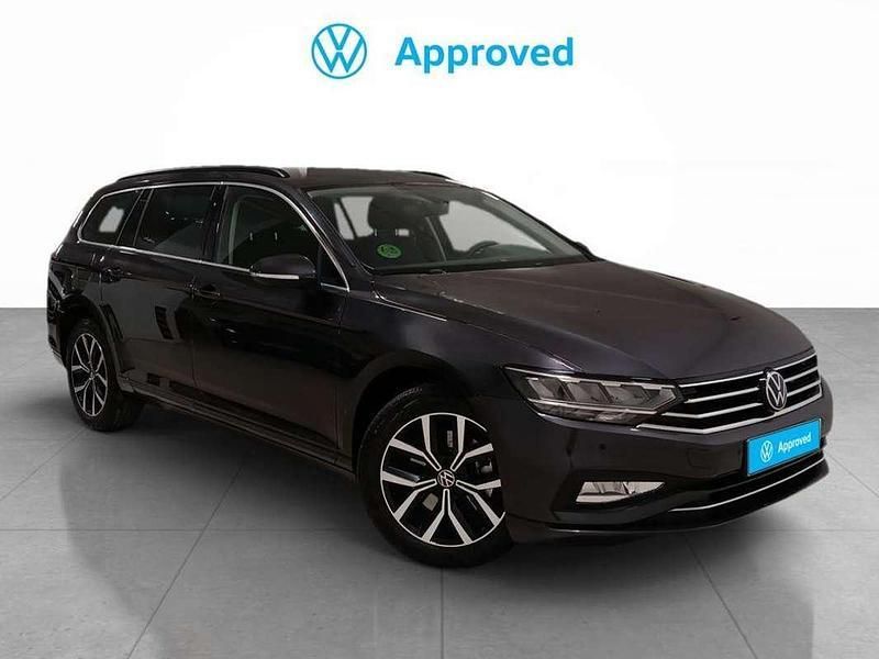 Gris Usado 2023 VW Passat Executive Familiar | 36.900 € (Caro) - Imagen 1/4