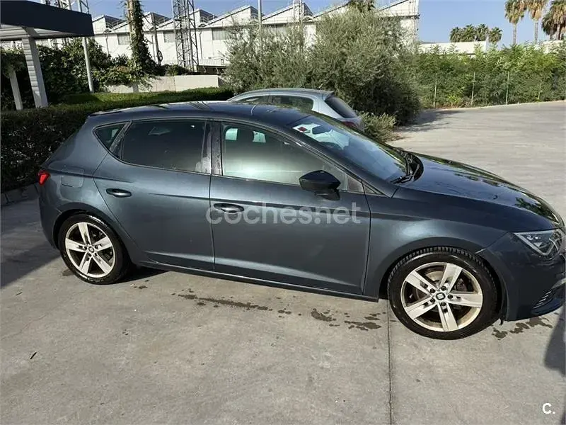 Begagnad Seat Leon FR 150 HK (110 kW) 2019 Grå Sedan