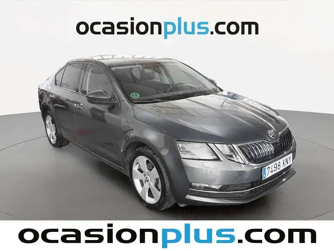 Usado Skoda Octavia Style 150 CV (110 kW) 2018 Gris Utilitario
