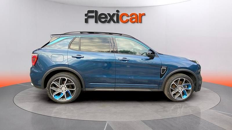 Begagnad Lynk & Co 01 261 HK (191 kW) 2022 Blå SUV