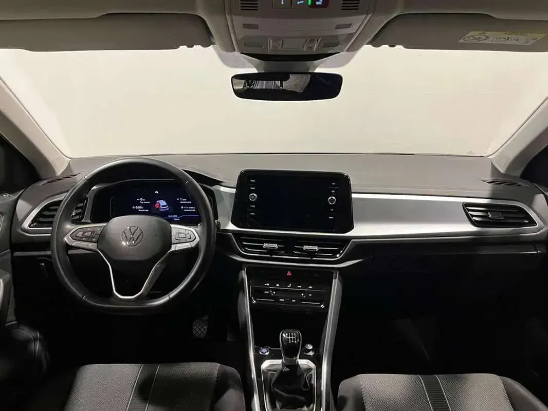 Usado VW T-Roc 116 CV (85 kW) 2024 Negro SUV