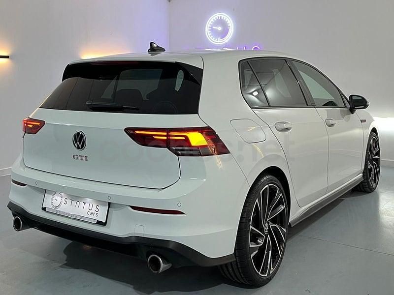 Usado VW Golf VIII GTI 245 CV (180 kW) 2022 Blanco Berlina