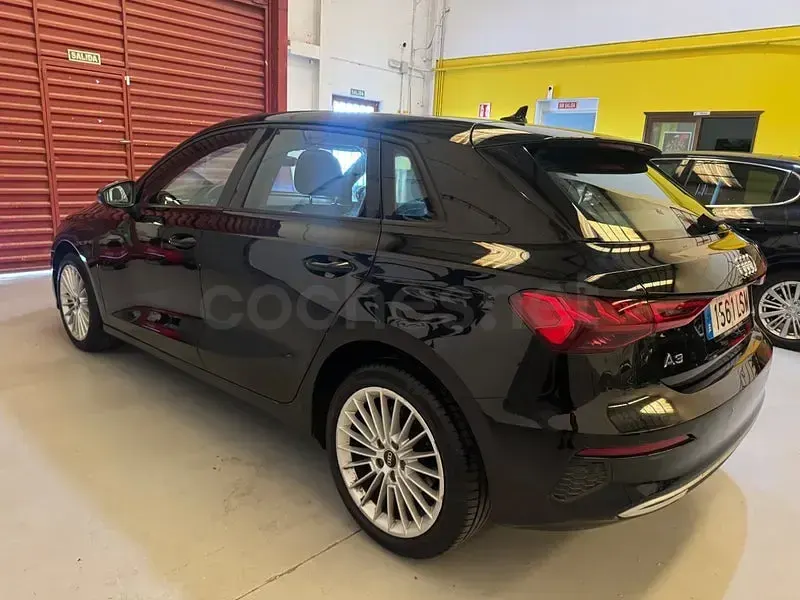Usado Audi A3 116 CV (85 kW) 2021 Negro Berlina