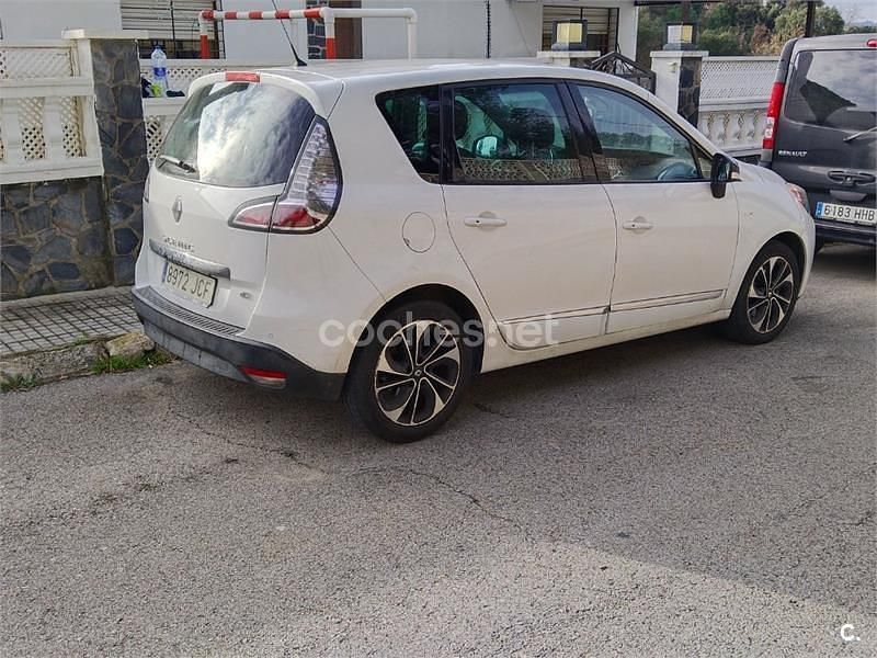 Usado Renault Scénic III Bose Edition 110 CV (80 kW) 2015 Blanco Monovolumen
