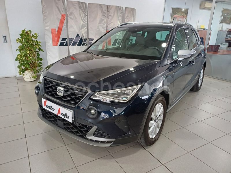 Azul Usado 2022 Seat Arona FR SUV | 18.300 € (Precio justo) - Imagen 1/4