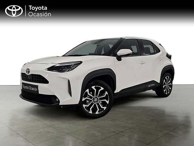 Usado Toyota Yaris Hybrid Active 116 CV (85 kW) 2022 Blanco Pickup/Camioneta