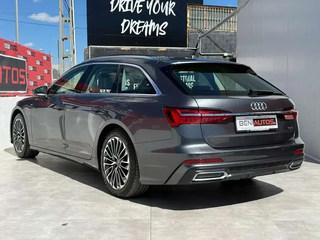 Usado Audi A6 299 CV (219 kW) 2022 Plateado Familiar