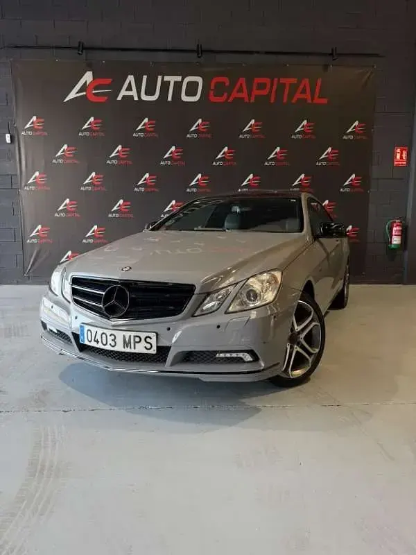 Usado Mercedes E250 204 CV (150 kW) 2010 Gris Coupe