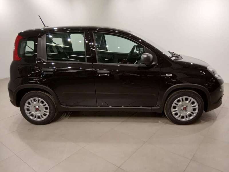 Usado Fiat Panda 69 CV (50 kW) 2024 Negro Utilitario