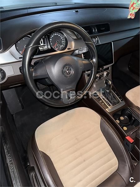 Usado VW Passat Highline 177 CV (130 kW) 2014 Gris / plata Familiar
