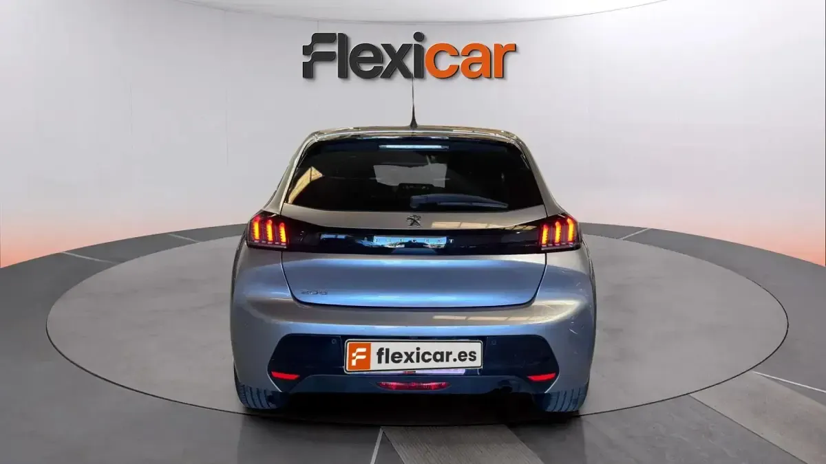 Usado Peugeot 208 Active 101 CV (74 kW) 2020 Gris Utilitario